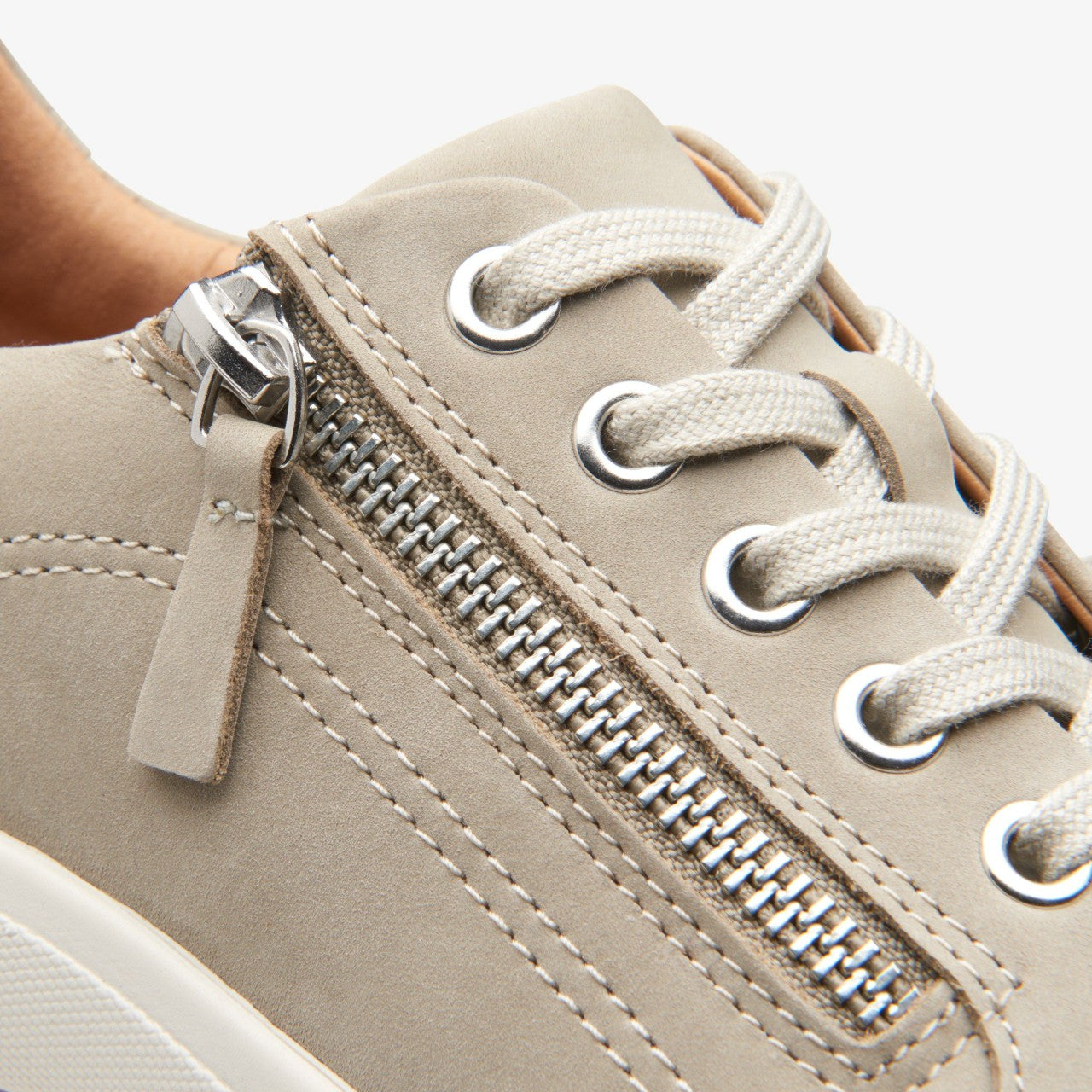 Nalle Lace Stone Nubuck | Clarks Onsale