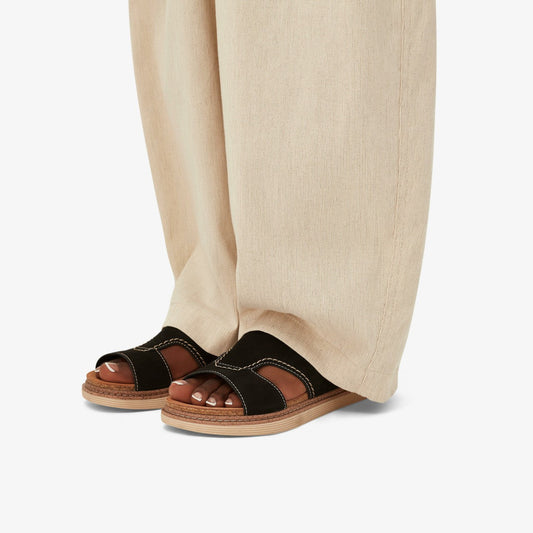 Arwell Walk Black Nubuck | Clarks Onsale