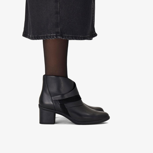 Shaya Sky Black Leather - US 2966