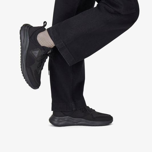 LT 360 Lo Black/Black | Clarks Sale