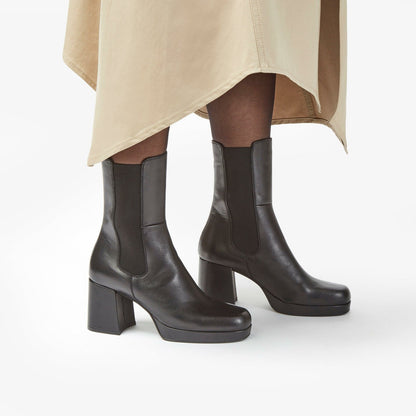 Pique Up Black Leather | Clarks