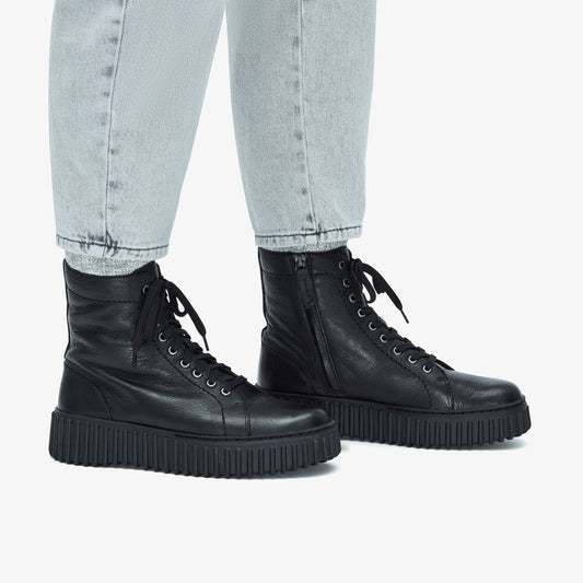 Torhill Rise Ankle Boot Black Leather | Clarks