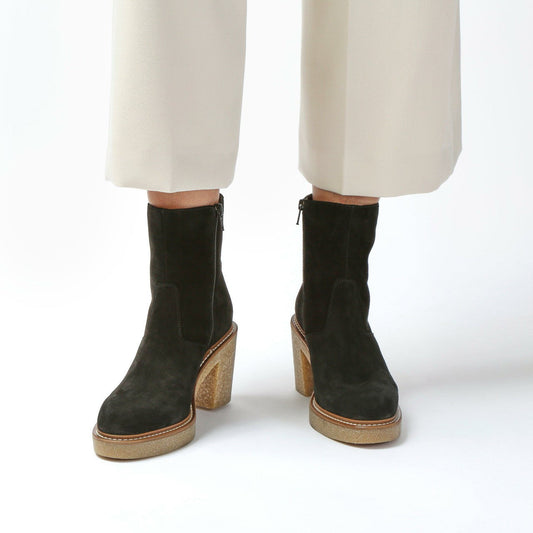 Colden Up Black Suede | Clarks Onsale