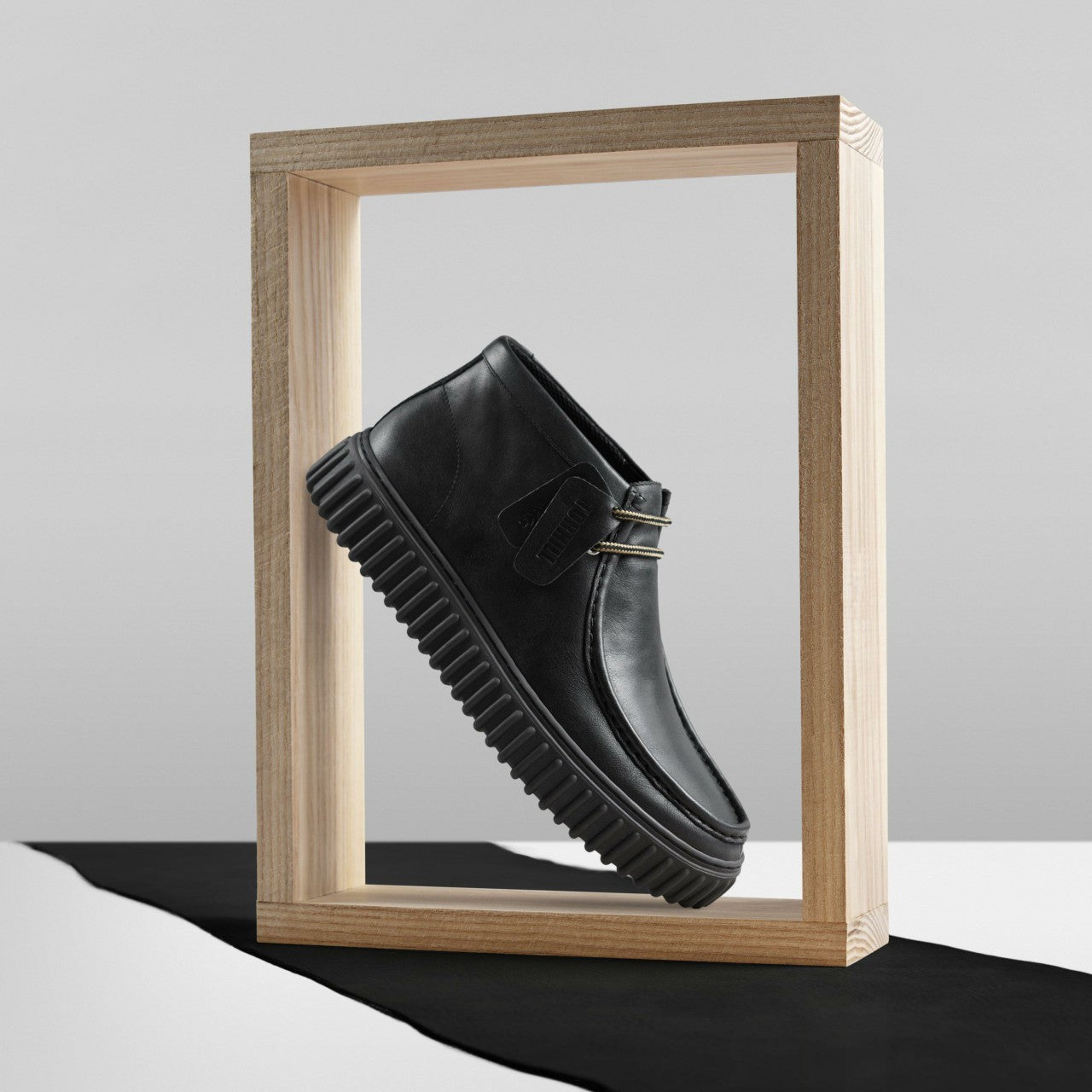 Torhill Hi Black Leather | Clarks