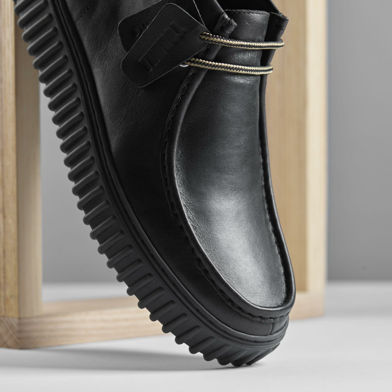 Torhill Hi Black Leather | Clarks