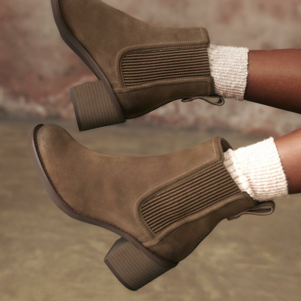Chamberly Top Walnut Suede | Clarks