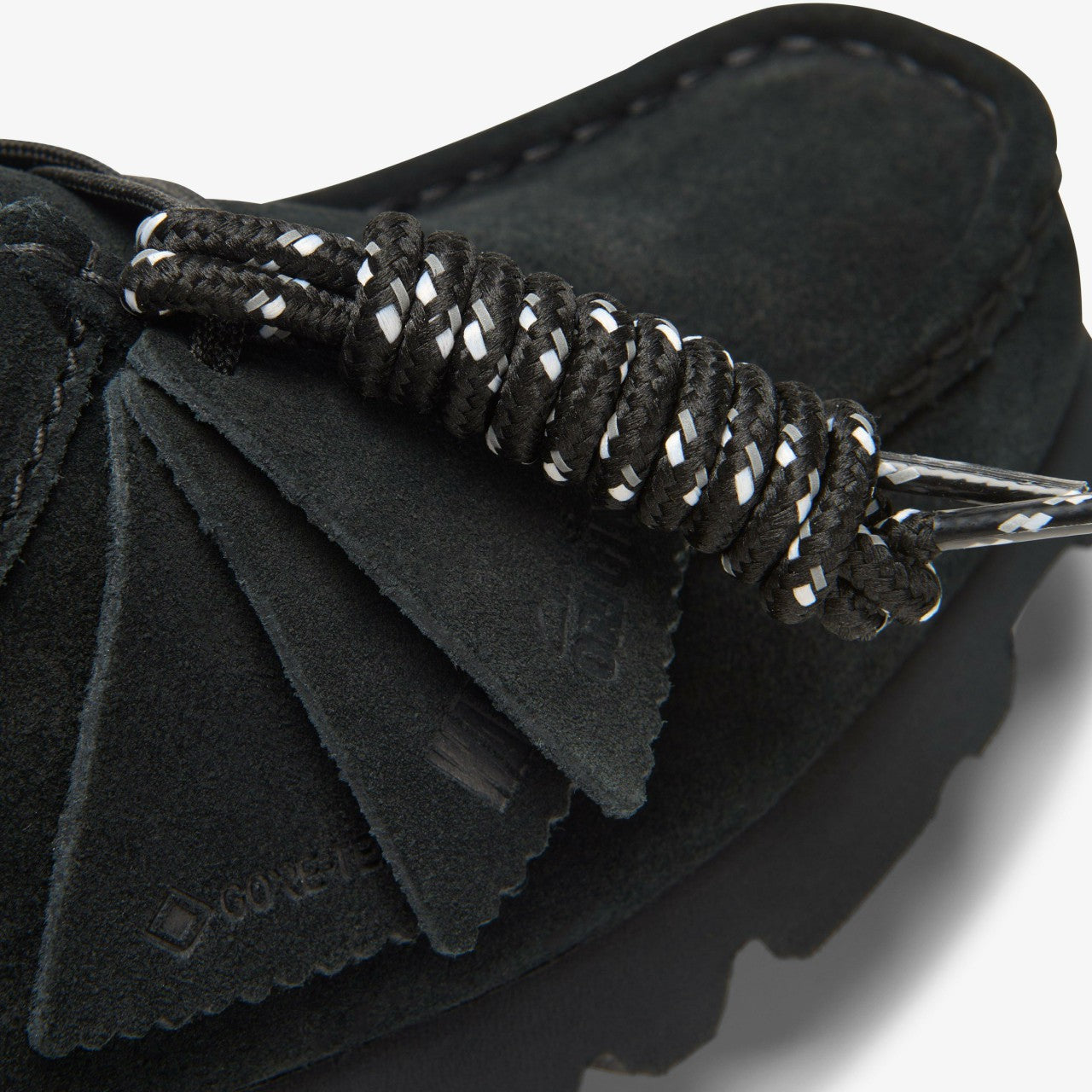 Wallabee GORE-TEX Black Suede | Clarks Onsale