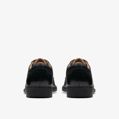 Eldredge Plain Black Leather | Clarks Discount