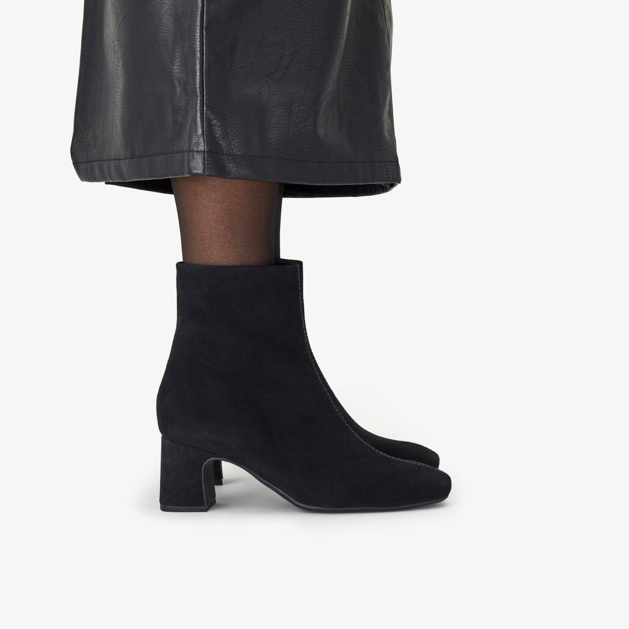 Fernie Zip Black Suede | Clarks