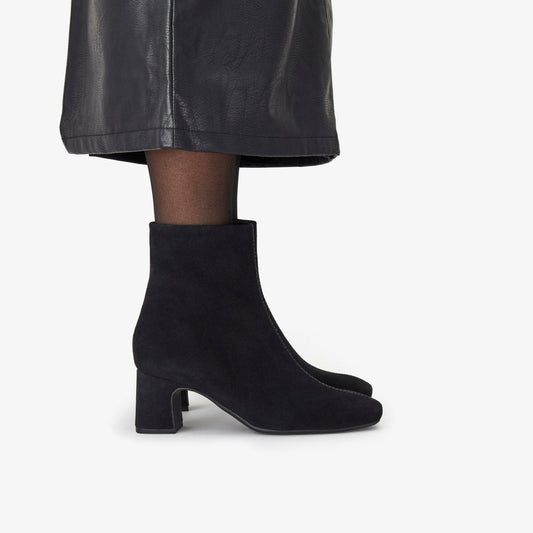 Fernie Zip Black Suede | Clarks