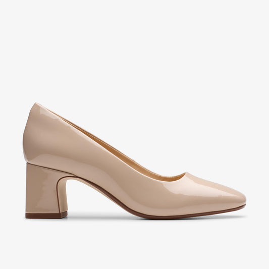 Fernie Court Sand Patent - US 3925